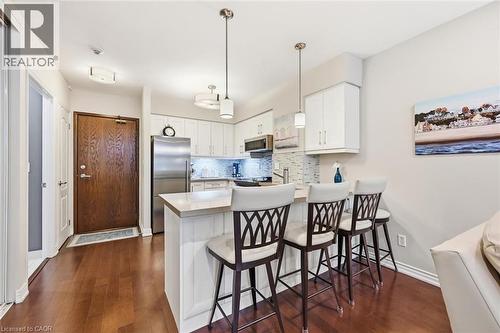 1276 Maple Crossing Boulevard Unit# 110, Burlington, ON - Indoor Photo Showing Kitchen With Upgraded Kitchen
