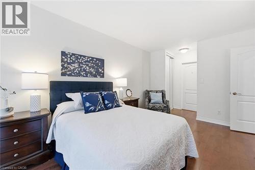 1276 Maple Crossing Boulevard Unit# 110, Burlington, ON - Indoor Photo Showing Bedroom