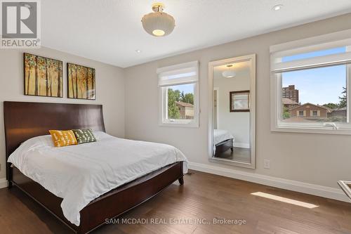 1541 Cuthbert Avenue, Mississauga, ON 