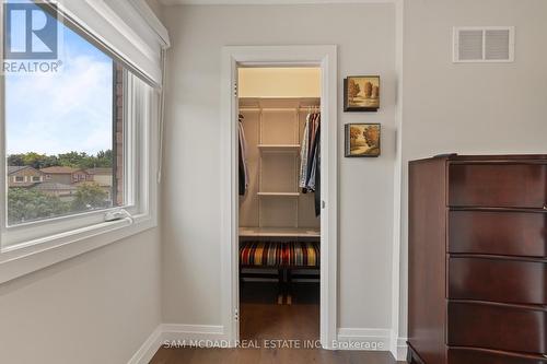 1541 Cuthbert Avenue, Mississauga, ON 