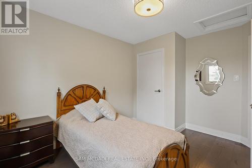 1541 Cuthbert Avenue, Mississauga, ON 