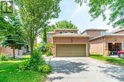 38 LIPTON CRESCENT  Whitby (Pringle Creek), ON L1R 1W7