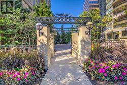 1107 - 256 DORIS AVENUE Toronto, ON M2N 6X8