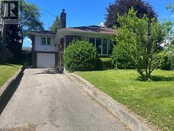 4 WINESAP PLACE Toronto, ON M9A 1M4