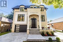 25 YORKVIEW DRIVE Toronto, ON M8Z 2G1