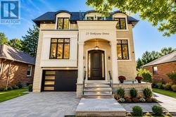25 YORKVIEW DRIVE Toronto, ON M8Z 2G1
