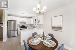 Eat-in kitchen - 
