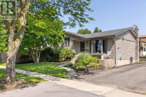 8229 RIDEAU STREET  Niagara Falls (West Wood), ON L2H 2E3