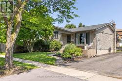 8229 RIDEAU STREET Niagara Falls (West Wood), ON L2H 2E3