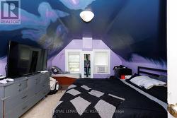 Primary bedroom - 