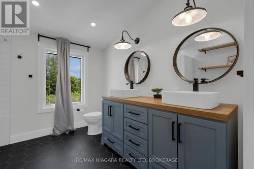 Main Bathroom - 11809 Sideroad 18, Wainfleet (Lakeshore), ON 