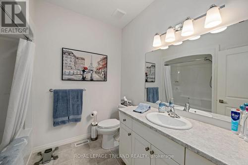 32 Charter Creek Court, St. Thomas, ON - Indoor Photo Showing Bathroom