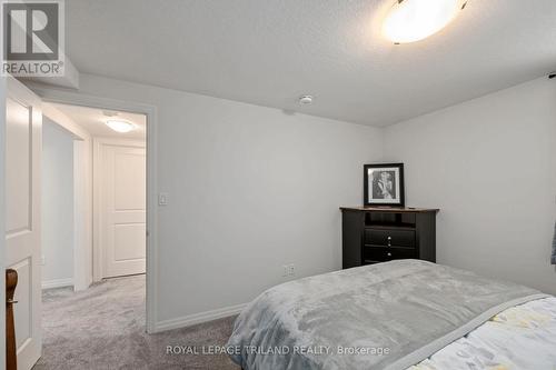 32 Charter Creek Court, St. Thomas, ON - Indoor Photo Showing Bedroom