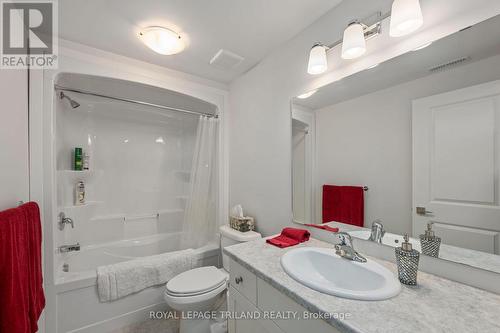 32 Charter Creek Court, St. Thomas, ON - Indoor Photo Showing Bathroom