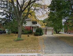 33 AGINCOURT DRIVE Toronto, ON M1S 1M5