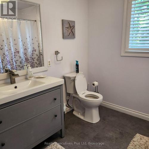 21 Ivy Lane, Tiny, ON 