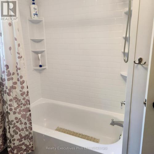 21 Ivy Lane, Tiny, ON 