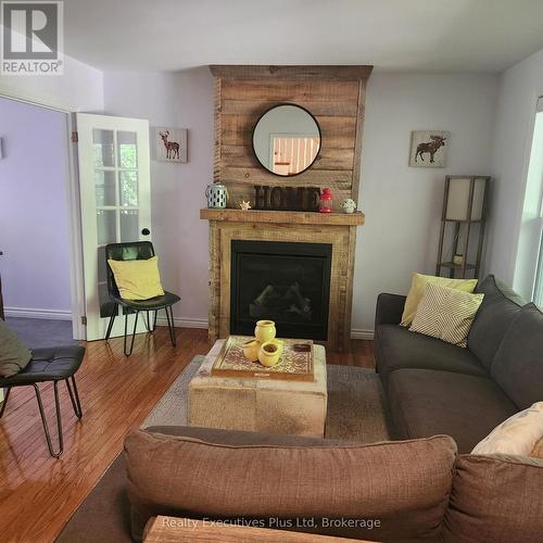 21 Ivy Lane, Tiny, ON 
