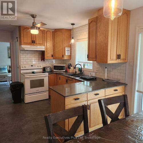 21 Ivy Lane, Tiny, ON 