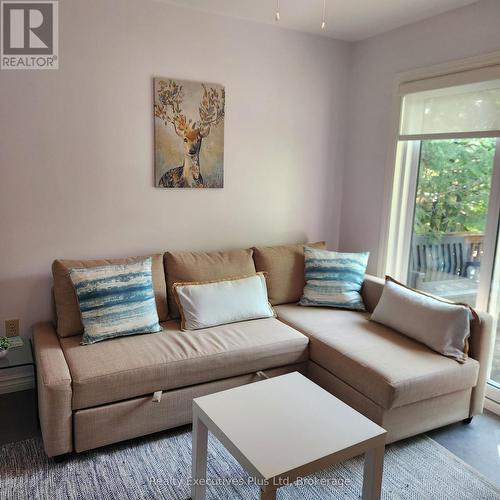 21 Ivy Lane, Tiny, ON 