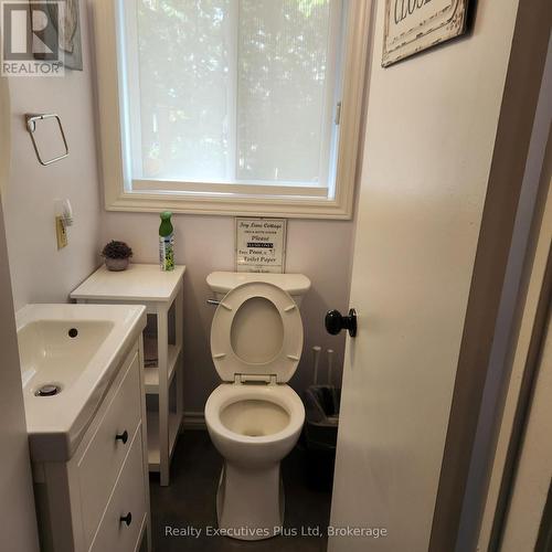 21 Ivy Lane, Tiny, ON 
