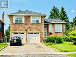 123 CROSSLAND GATE Newmarket, ON L3X 1A5
