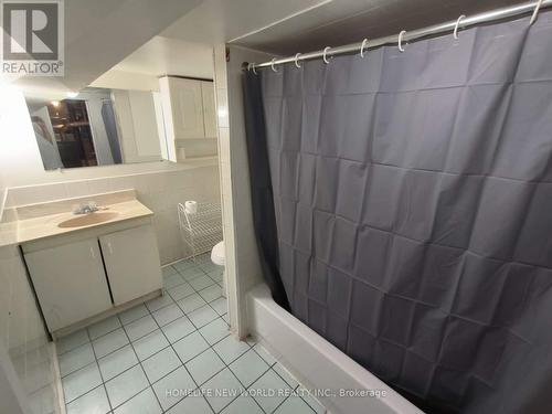 55 CHAMBERLAIN B1 AVENUE , Toronto, Ontario M6E 4J9 4