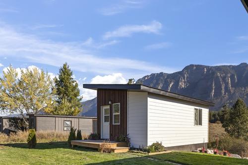730 Canyon-Lister Road, Lister, BC 