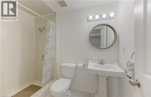 32 Enfield Drive, Cambridge, ON - Indoor Photo Showing Bathroom