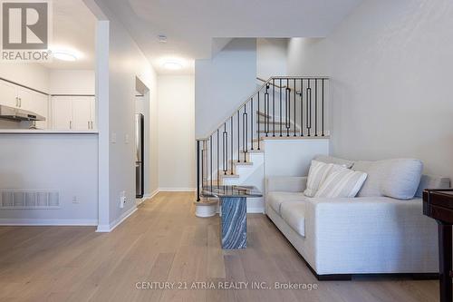 9 - 4 ALPEN WAY  Markham, ON L3R 4G1