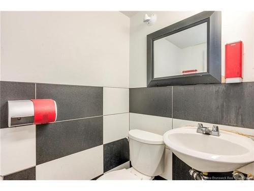 831 Main St, Moncton, NB 