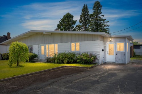 3 Rue Grenier  Québec (Beauport), QC G1C 3R5