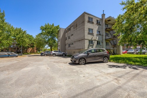 Stationnement - 340 Av. Ampère, Laval (Laval-Des-Rapides), QC - Outdoor