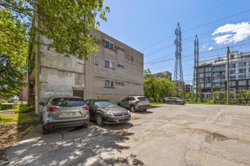 Stationnement - 340 Av. Ampère, Laval (Laval-Des-Rapides), QC - Outdoor
