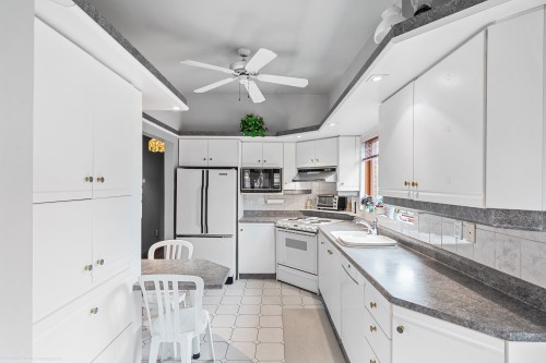 Kitchen - 87 6E Rue, Laval (Laval-Des-Rapides), QC 
