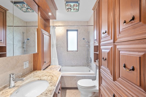 Bathroom - 87 6E Rue, Laval (Laval-Des-Rapides), QC 