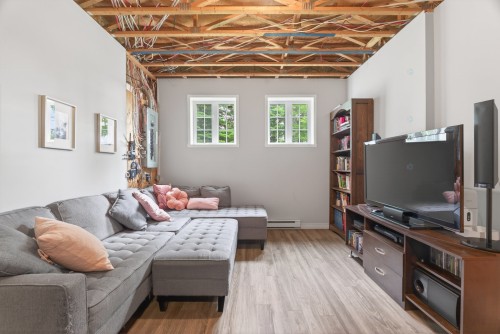 Salle familiale - 317 Ch. De Dublin, Shannon, QC 