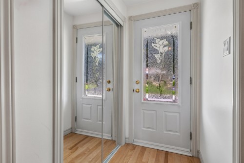 Mud Room - 24 Rue Lanctôt, Saint-Constant, QC 