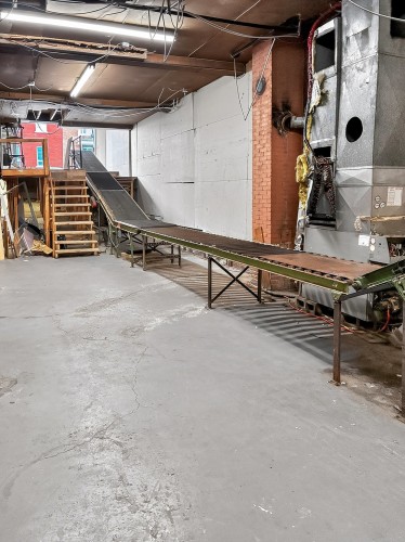 Entrepôt - 127 Av. Turcotte, Québec (Les Rivières), QC - Indoor Photo Showing Garage