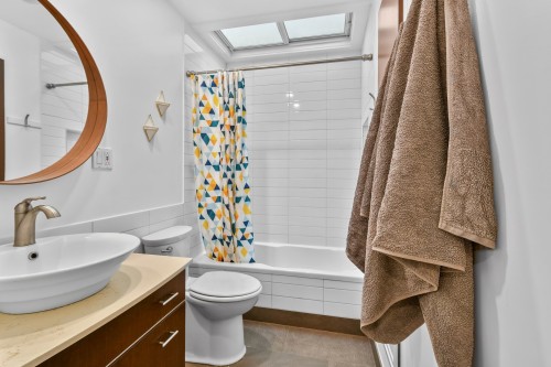 Bathroom - 6614 31E Avenue, Montréal (Rosemont/La Petite-Patrie), QC 