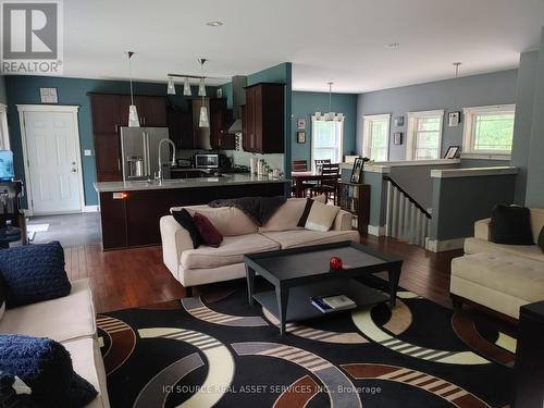 2932 Pinecone Trail, Severn, ON 