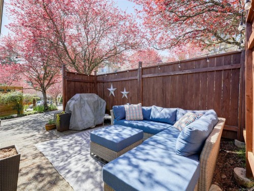515 Selwyn Falls Dr, Langford, BC 