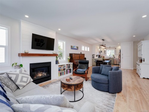 515 Selwyn Falls Dr, Langford, BC 