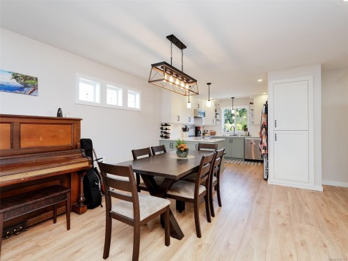 515 Selwyn Falls Dr, Langford, BC 