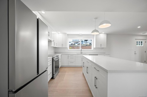 #A-896 Galerno Rd, Campbell River, BC - Indoor Photo Showing Kitchen With Upgraded Kitchen