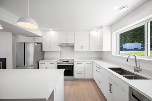 #A-896 Galerno Rd, Campbell River, BC - Indoor Photo Showing Kitchen With Double Sink
