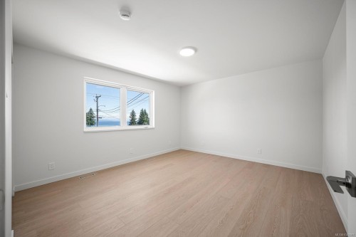 #A-896 Galerno Rd, Campbell River, BC - Indoor Photo Showing Other Room