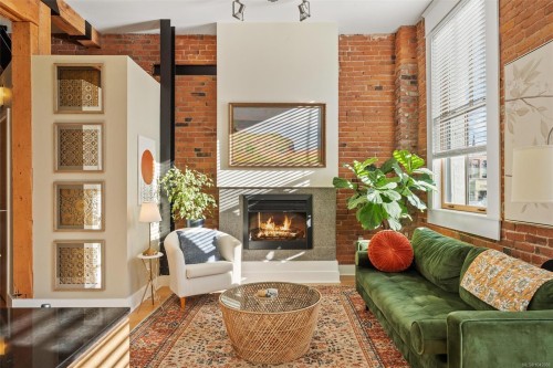 #204-610 Johnson St  Victoria, BC V8W 1M4