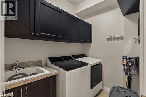 21 Summerberry Way, Hamilton, ON - Indoor Photo Showing Laundry Room