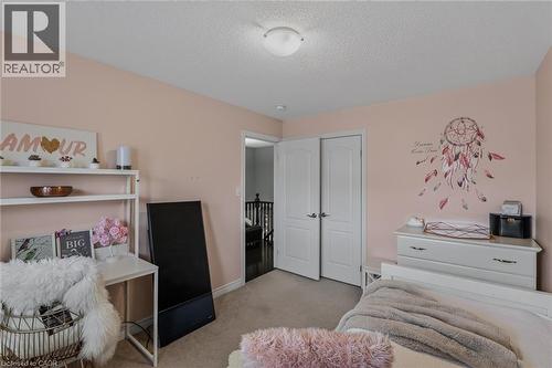 21 Summerberry Way, Hamilton, ON - Indoor Photo Showing Bedroom